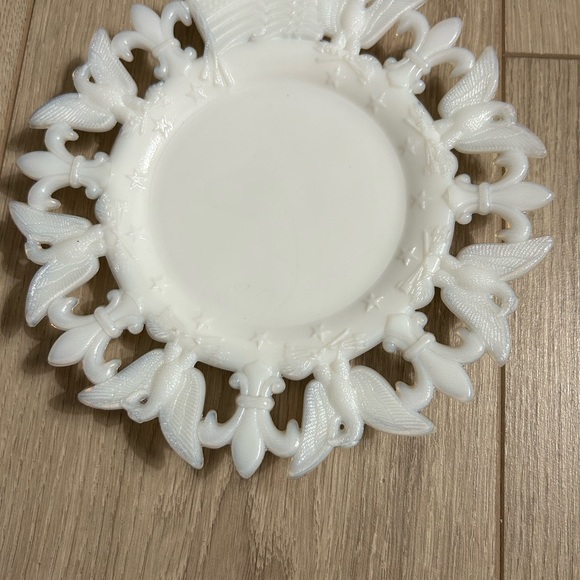 Westmoreland Milk Glass Star Flag Patriotic Eagle Plate. 7 1/4” Diameter. Exc. - Picture 4 of 6